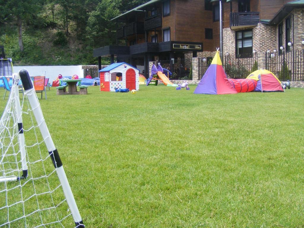 Hotel Hillden Lodge&Restaurant Drumu Carului Kültér fotó