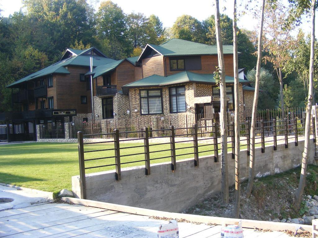 Hotel Hillden Lodge&Restaurant Drumu Carului Kültér fotó