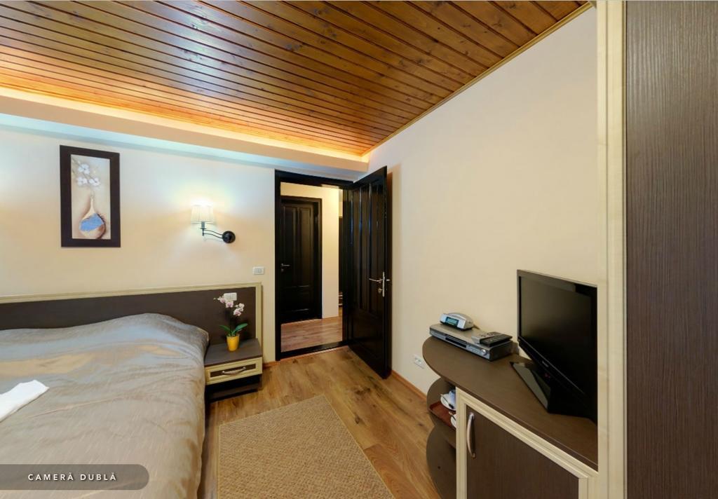 Hotel Hillden Lodge&Restaurant Drumu Carului Kültér fotó