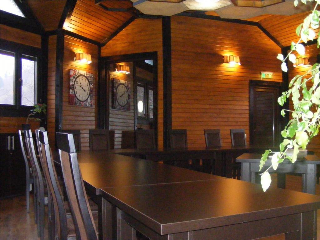 Hotel Hillden Lodge&Restaurant Drumu Carului Kültér fotó